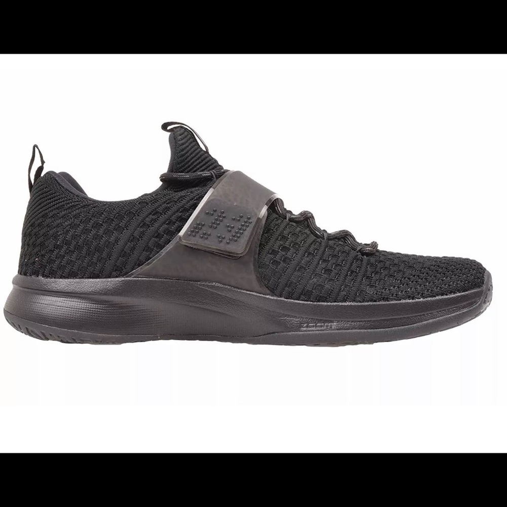 Jordan Men’s Trainer 2 Flyknit Size 10.5 & 11